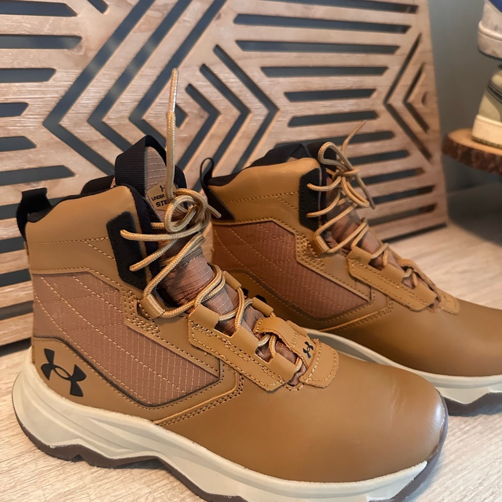 Under Armour Tan High-Top Boots $70 6Y